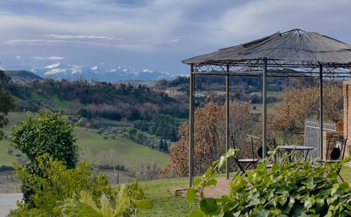 Villa Tergi :: Pavillion Blick auf die Berge